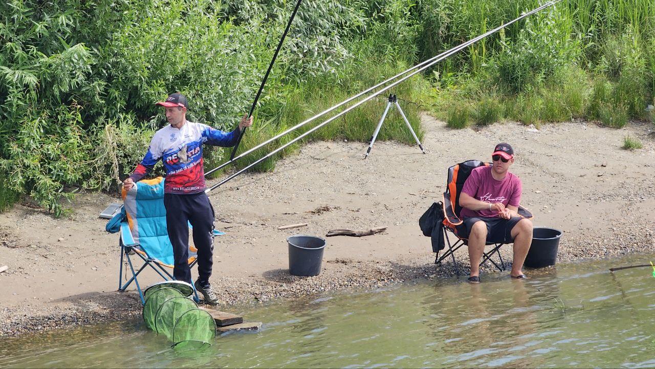 Фото Гигантская яичница и турнир по ловле рыбы. Опубликованы кадры масштабного «Пикник феста» на Михайловской набережной 11 - Сиб.ФМ Фото Гигантская яичница и турнир по ловле рыбы. Опубликованы кадры масштабного «Пикник феста» на Михайловской набережной 11